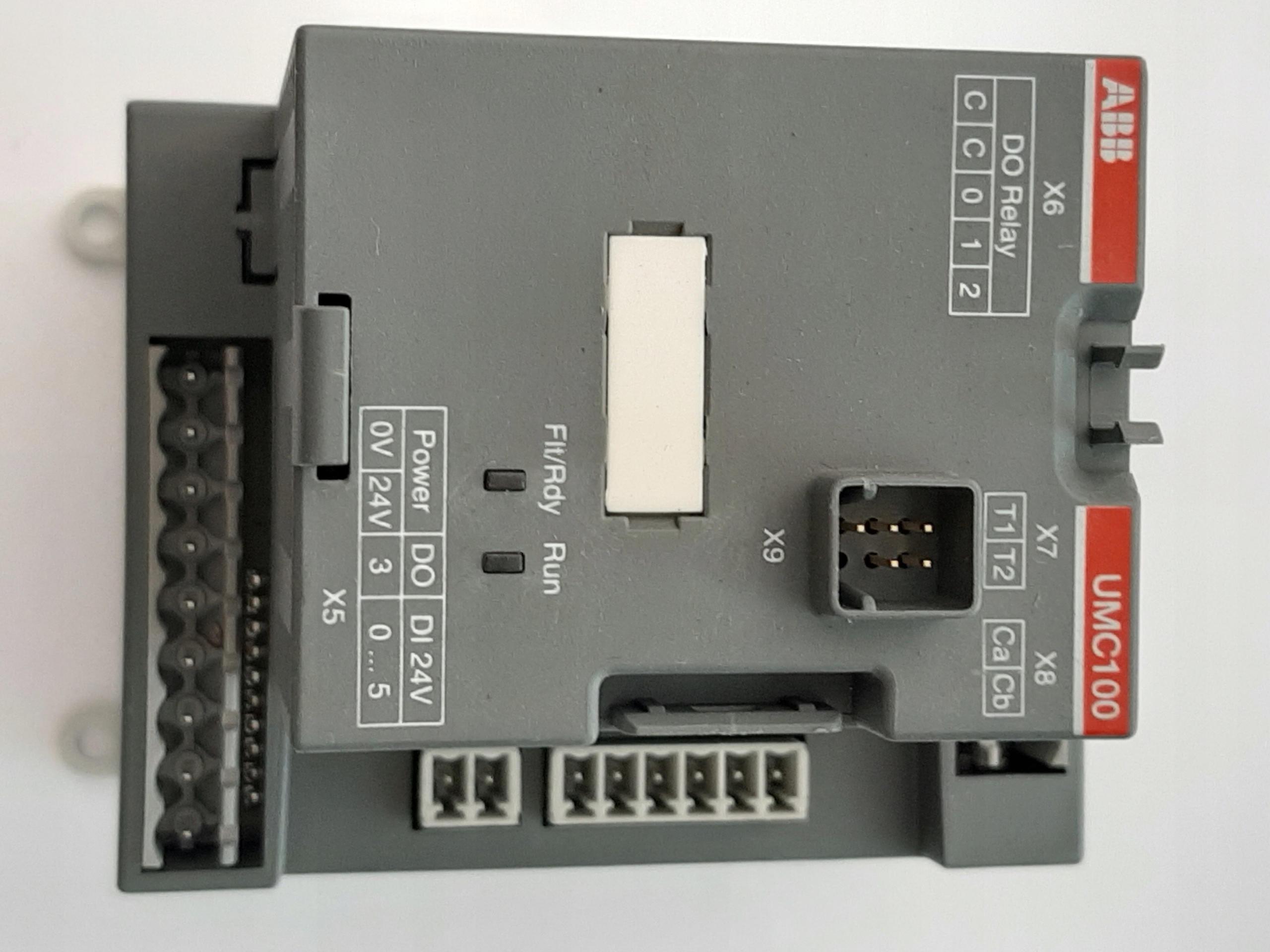 Univerzálny radič motora ABB UMC100.3 DC 24V