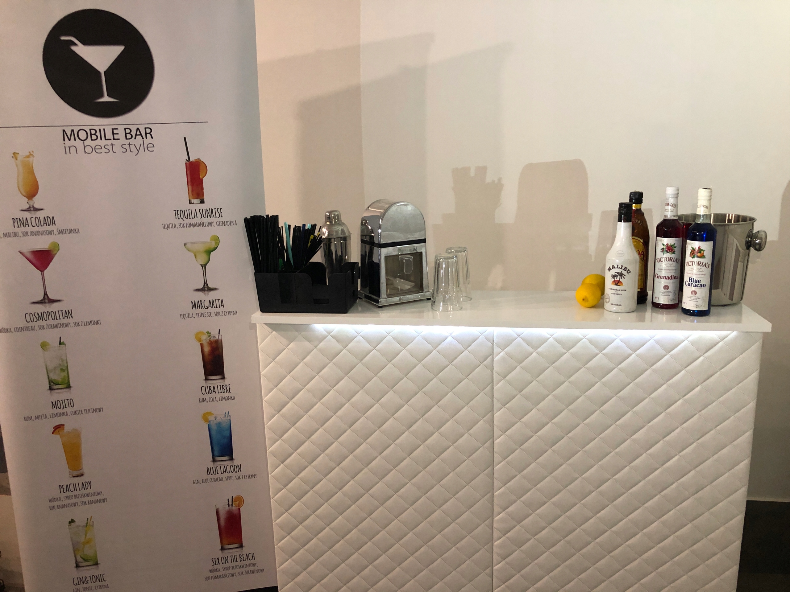 Skladací mobilný barový nápojový bar - na svadobné udalosti