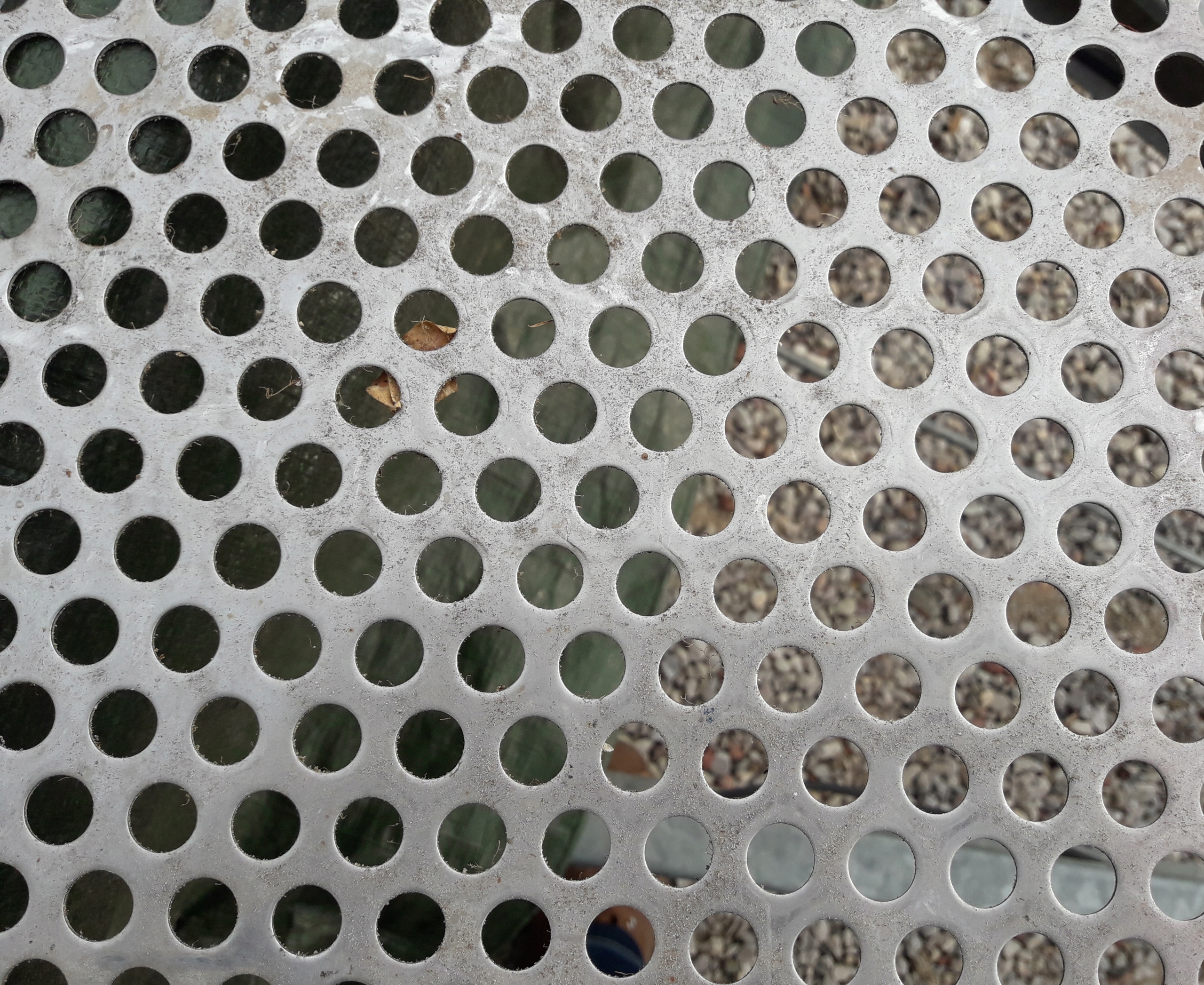 Perforovaný kyselinovzdorný plech 1,5 mm, fi 12
