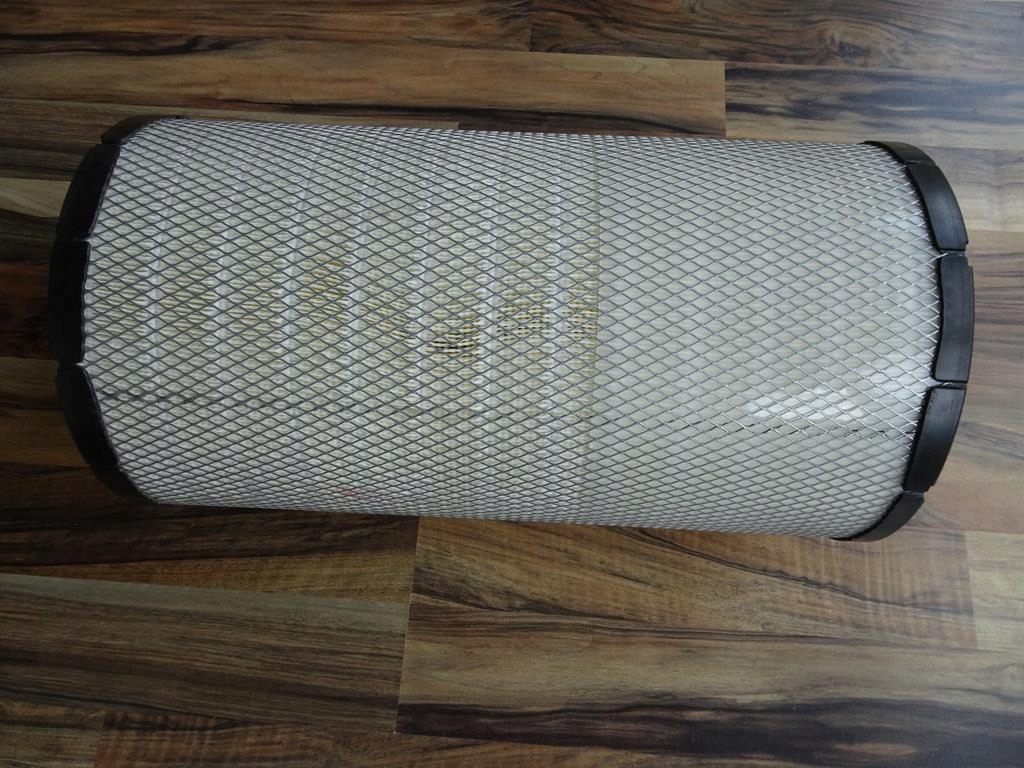 Vzduchový filter P777409 HITACHI JCB RENAULT VOLVO