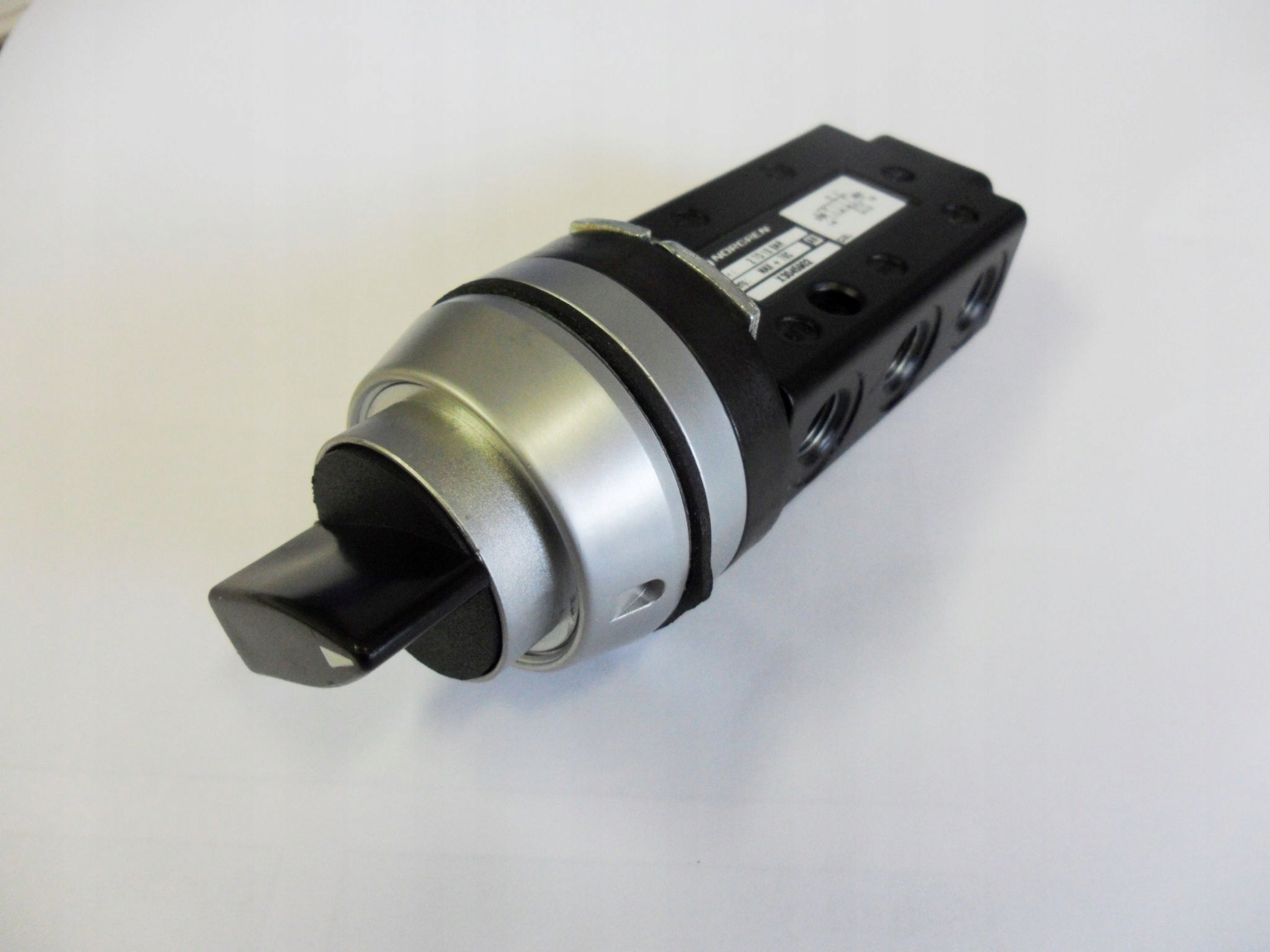 Otočný gombík Imi Norgren X3045902 1/8 "5/2