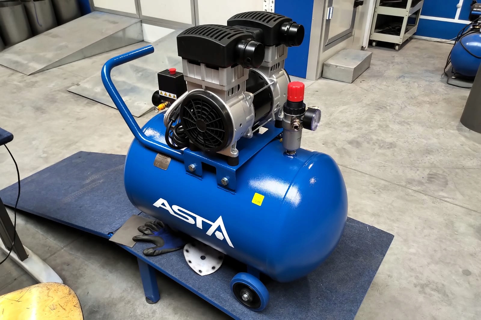 KOMPRESOR KOMPRESOR 72L 10Ba 1,5KW TICHÝ 70dB ASTA