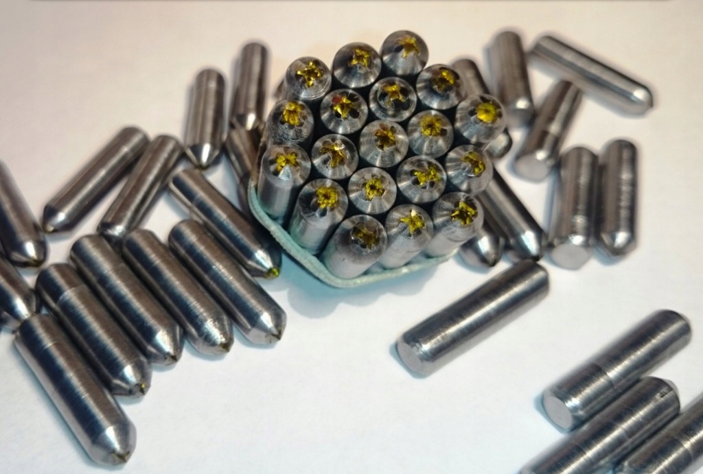 Ihla s hrotom s diamantom 0,1 ct.