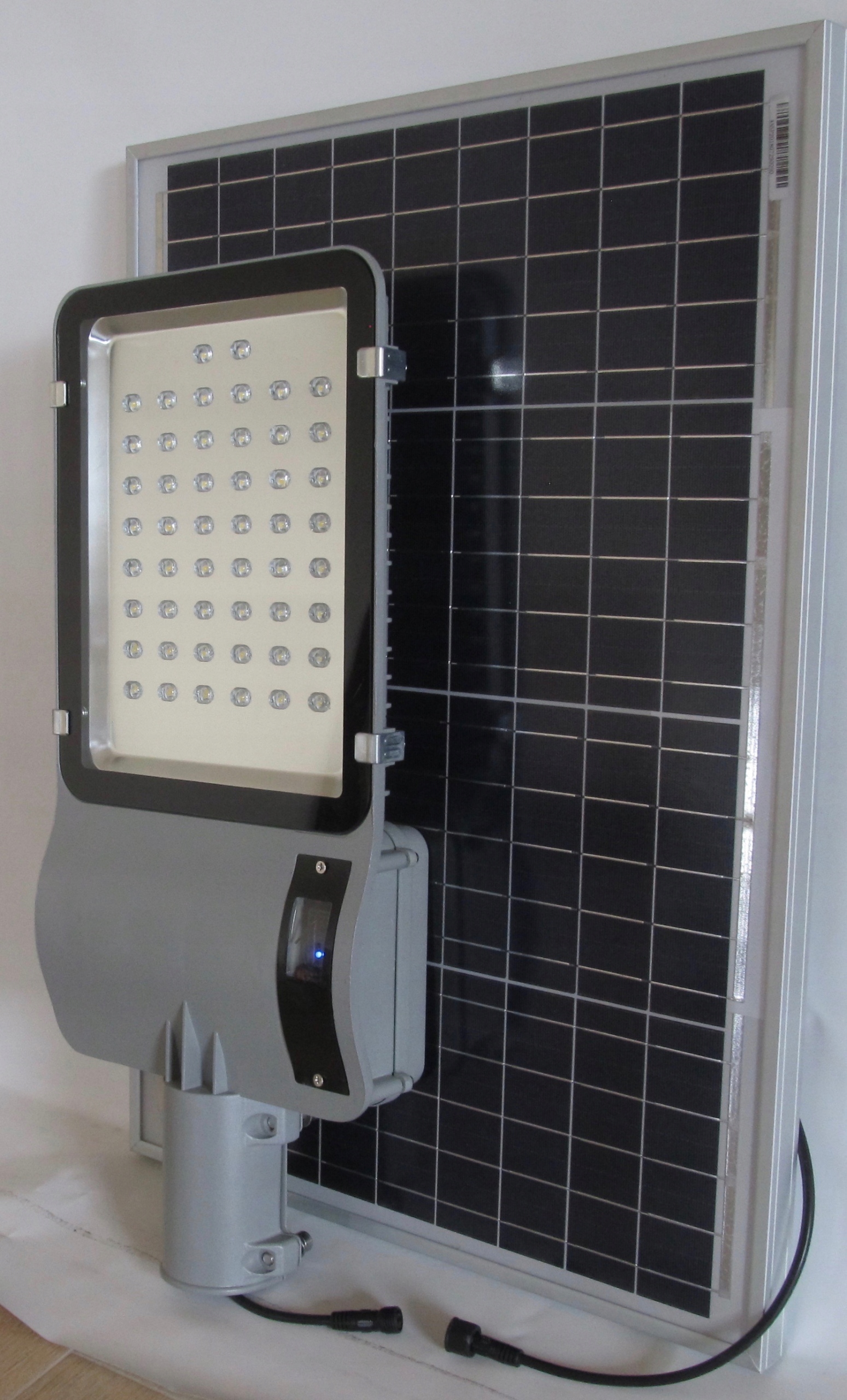 Programovateľná solárna lampa 20W Li18Ah panel 40W