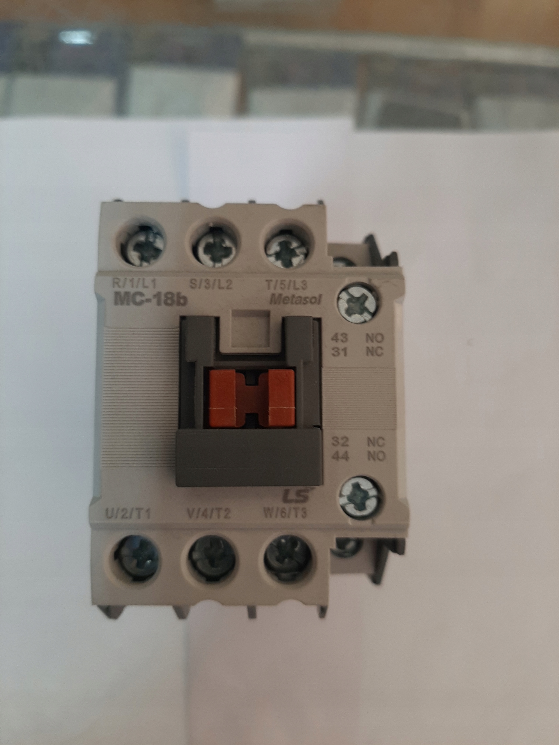 Stýkač METASOL MC-186 18A 24V ss