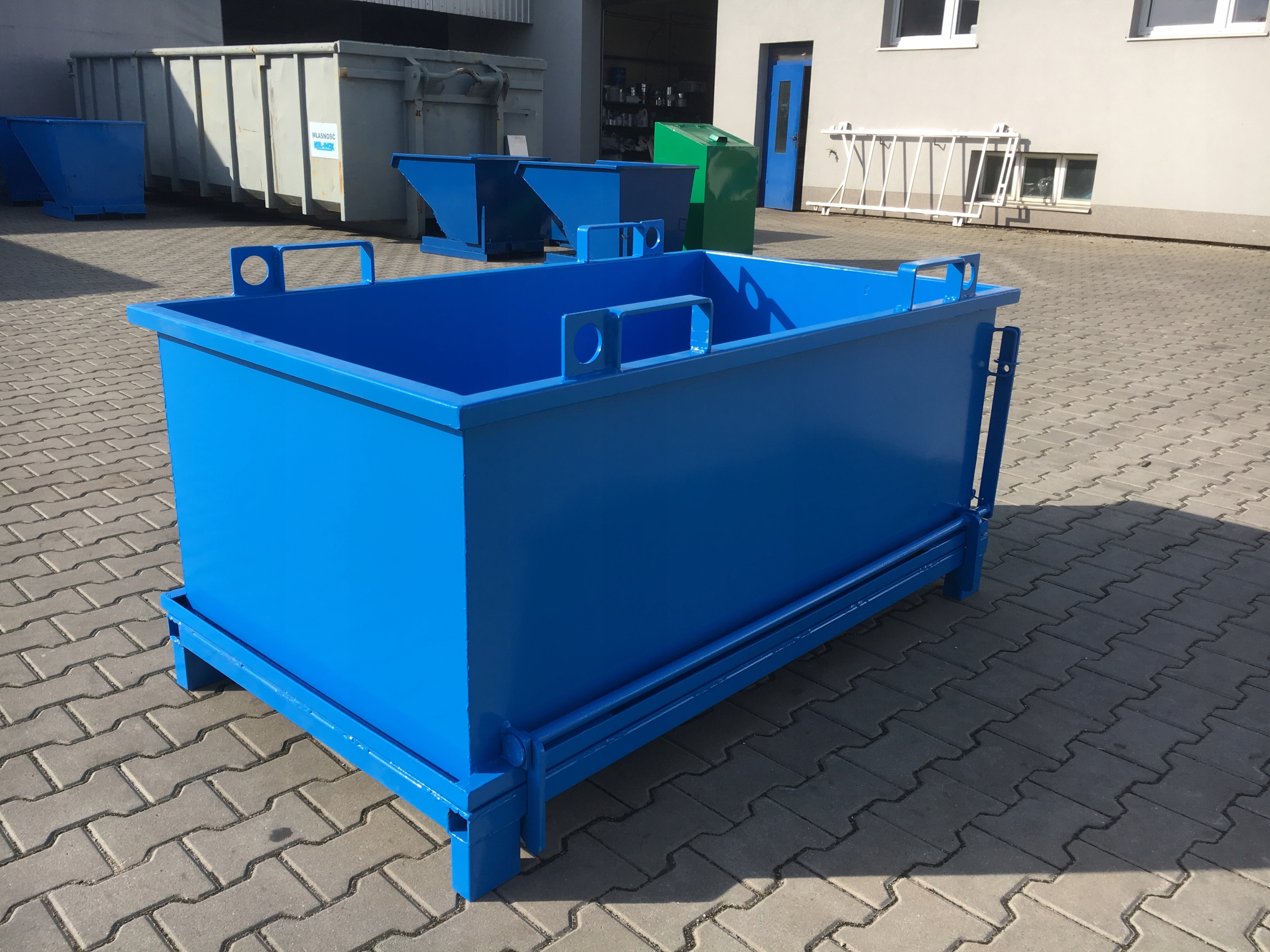 NAJLEPŠIA KVALITA! KONTAJNER S OTVÁRACOU SPODKOU 750 L