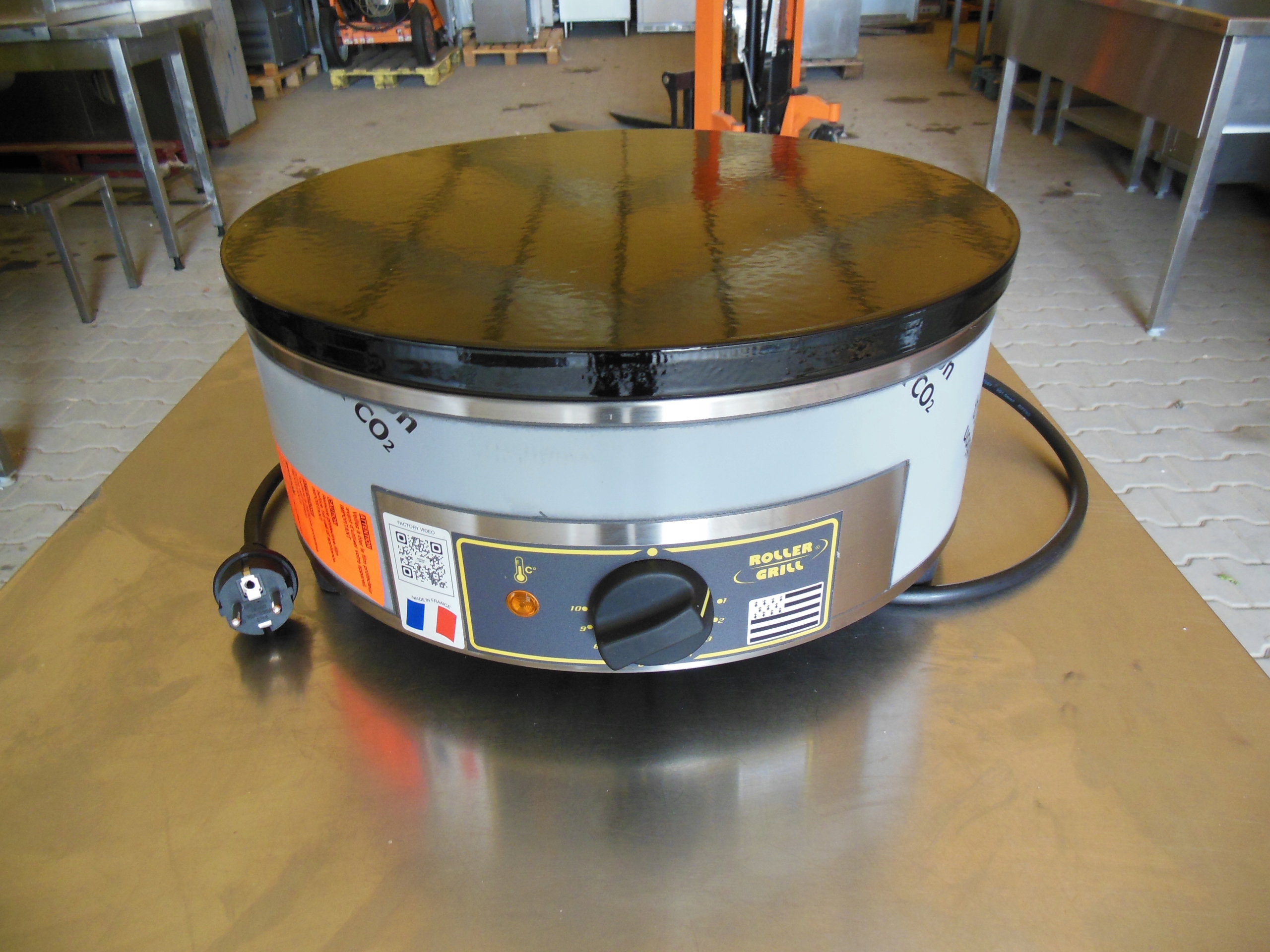 Krepový výrobník CFE400 ROLLER GRILL 3,6kW
