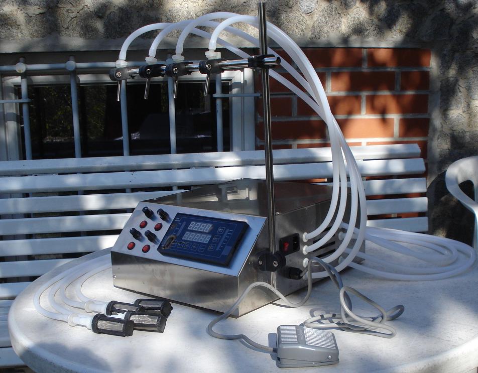 Plniaci stroj Pourer Plniaci stroj Plniaci stroj 4x3 L