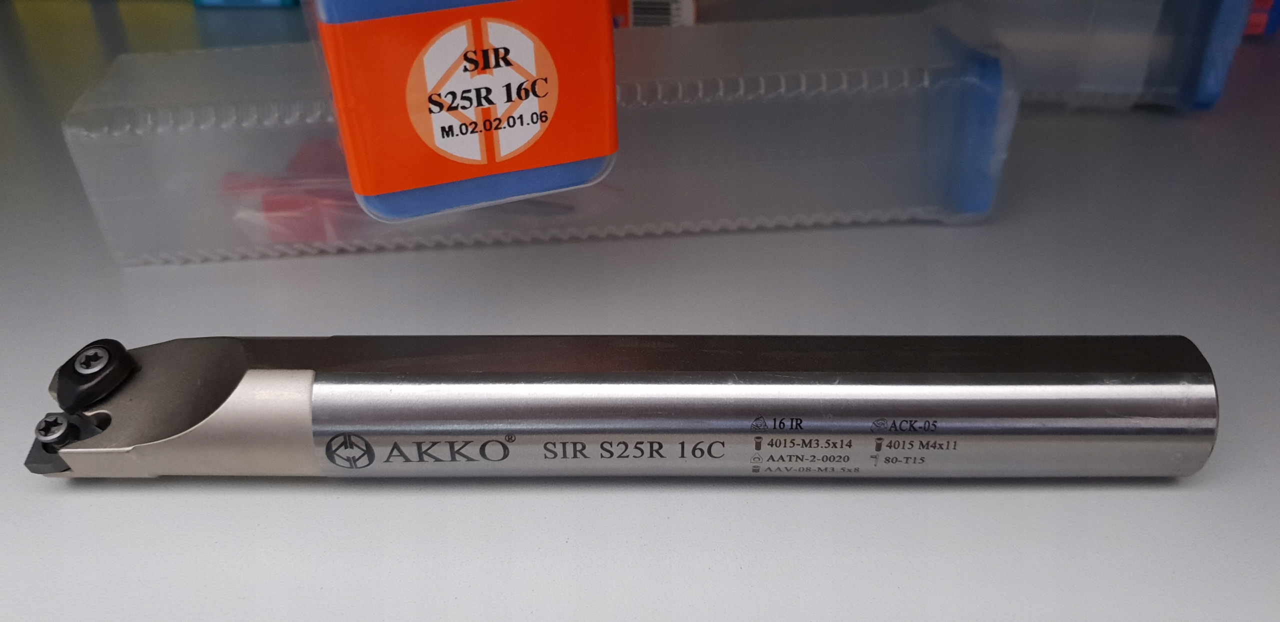 Nôž na vyvrtávanie závitov AKKO SIR S25R 16 C F-DPH