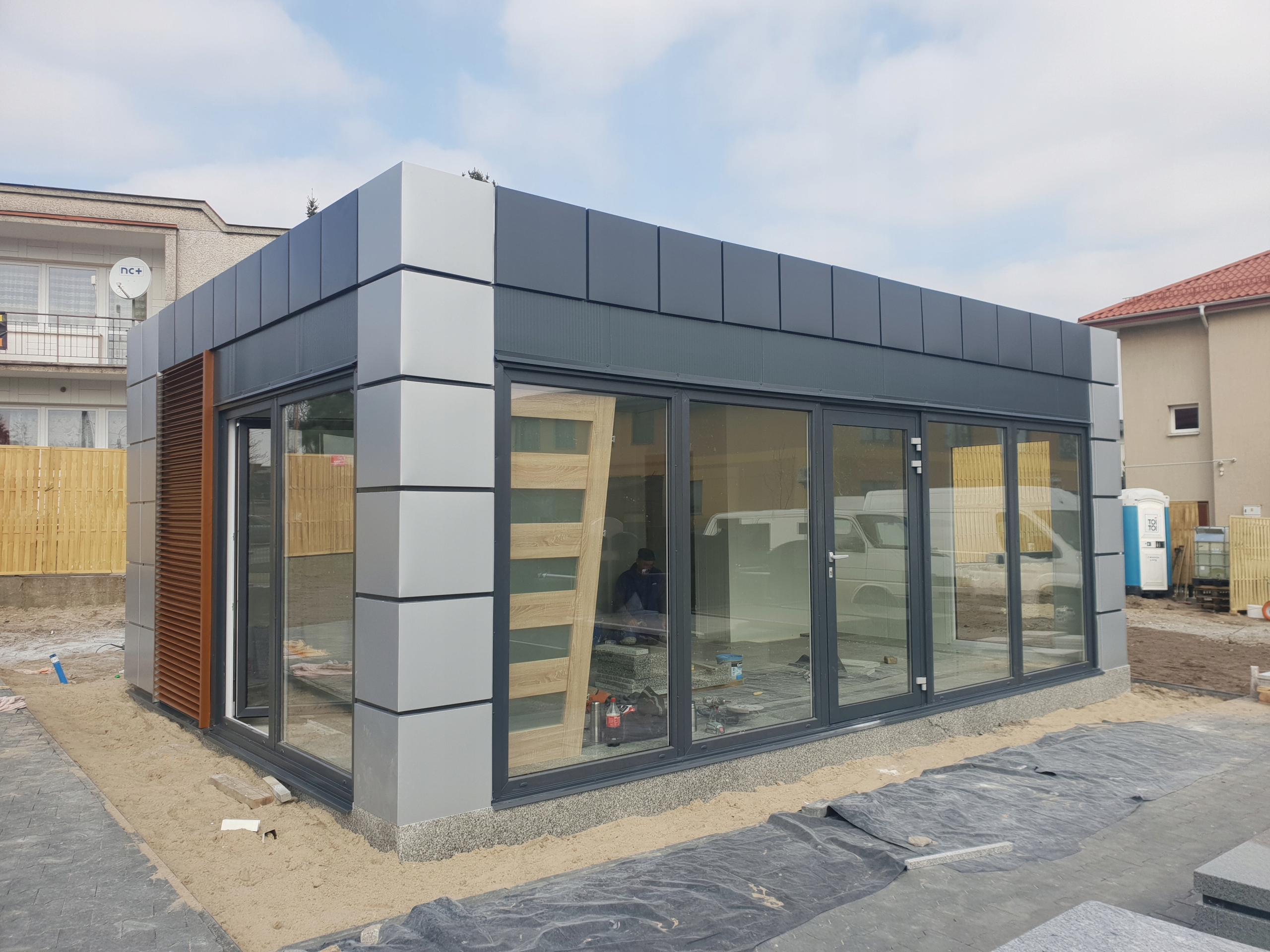 OBCHODNÉ PAVILONY KONTAJNERY KIOSKOVÁ PREDAJŇA 6x5m