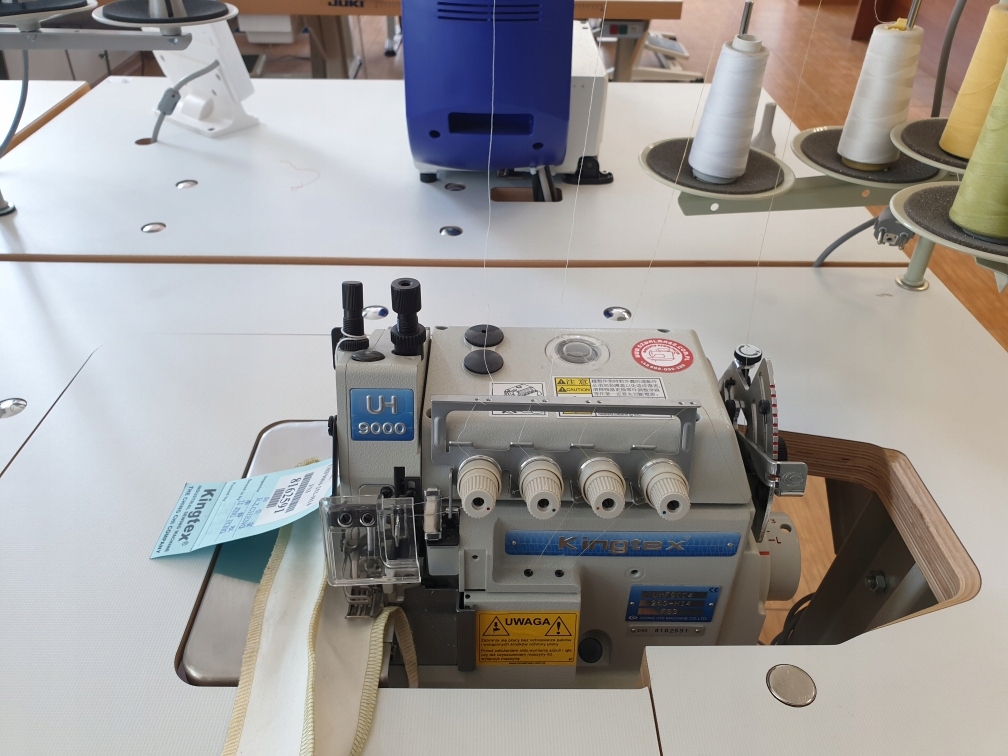 Overlock KINGTEX UHF-9004 - horný transportný 4 nite