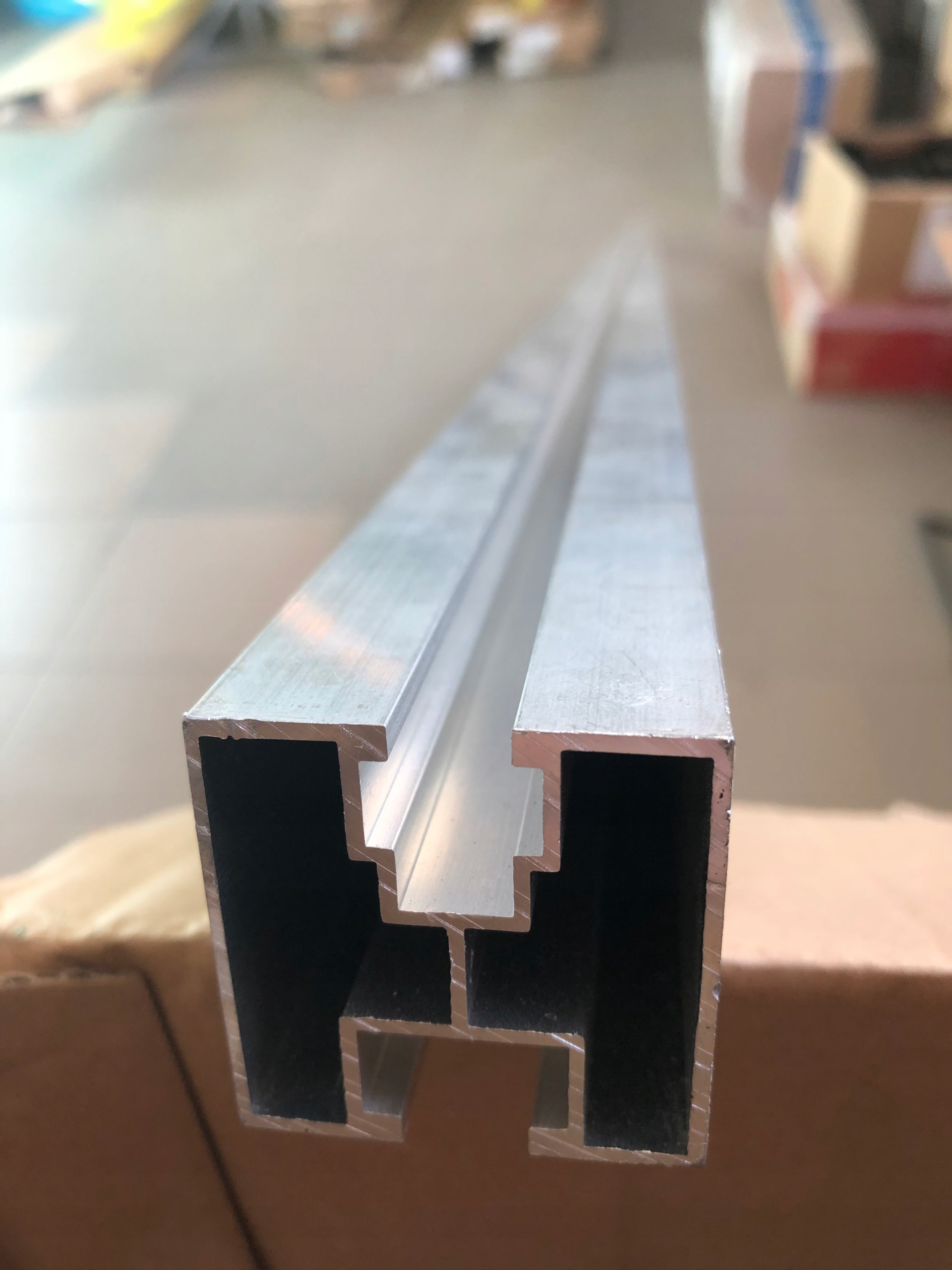 MONTÁŽNY PROFIL - FOTOVOLTAICKÝ 6,21m. !!