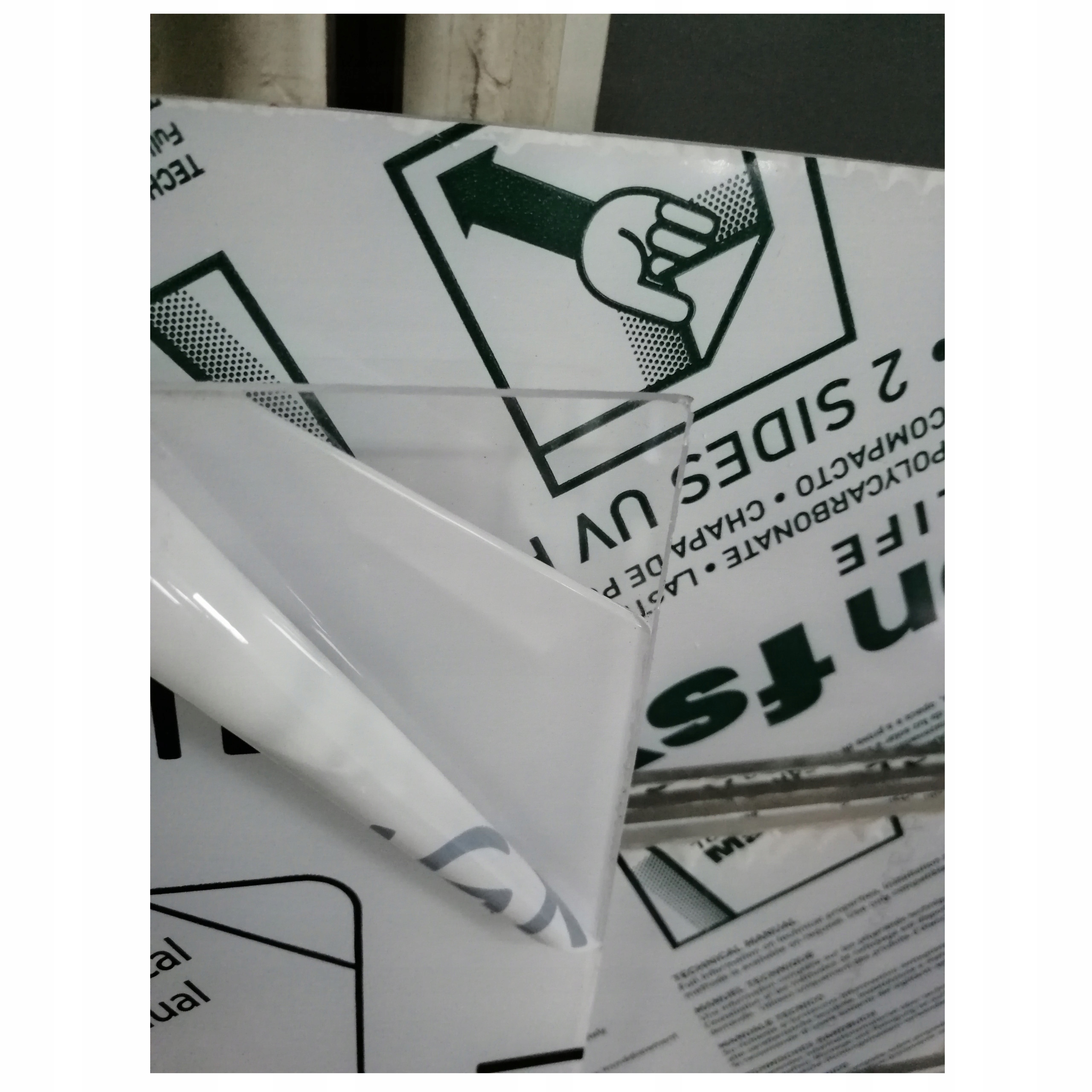 Pevný polykarbonát 3mm plexisklo 100x100 cm pokrytie 1m2