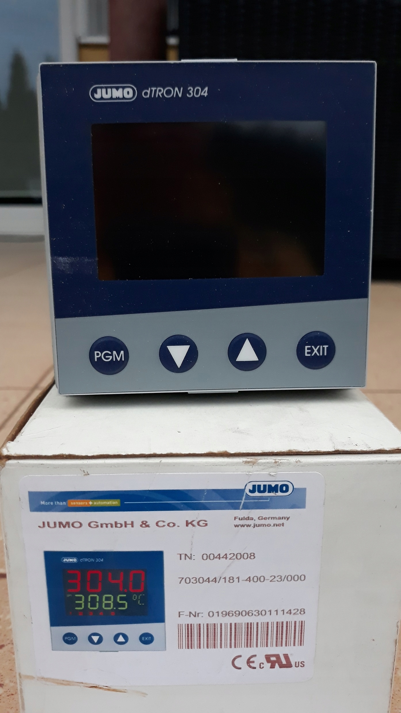 Regulátor termostatu JUMO dTRON 304 NOVINKA