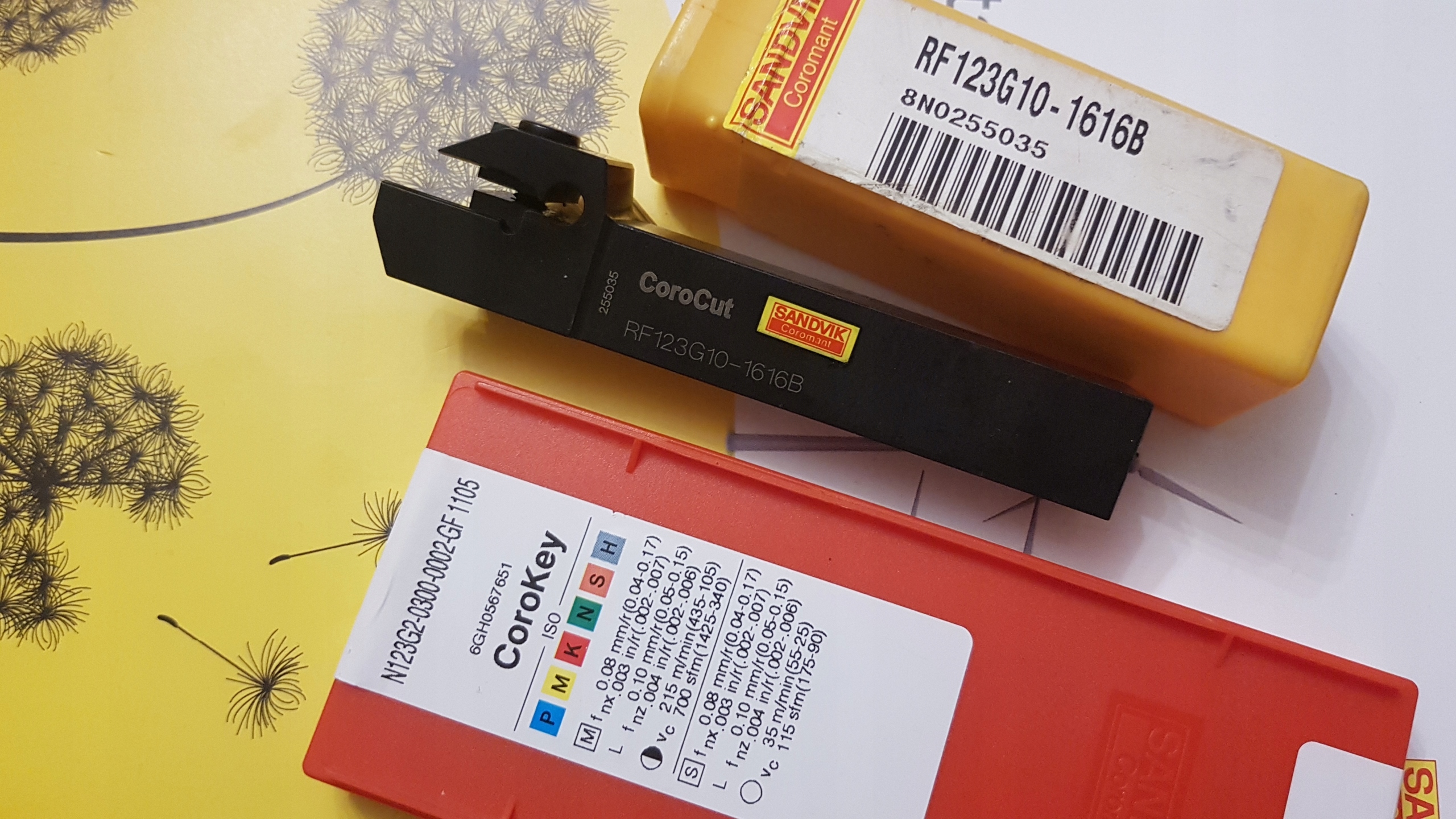 SANDVIK RF123G10-1616B + N123..10 plátov tekutý. iné.