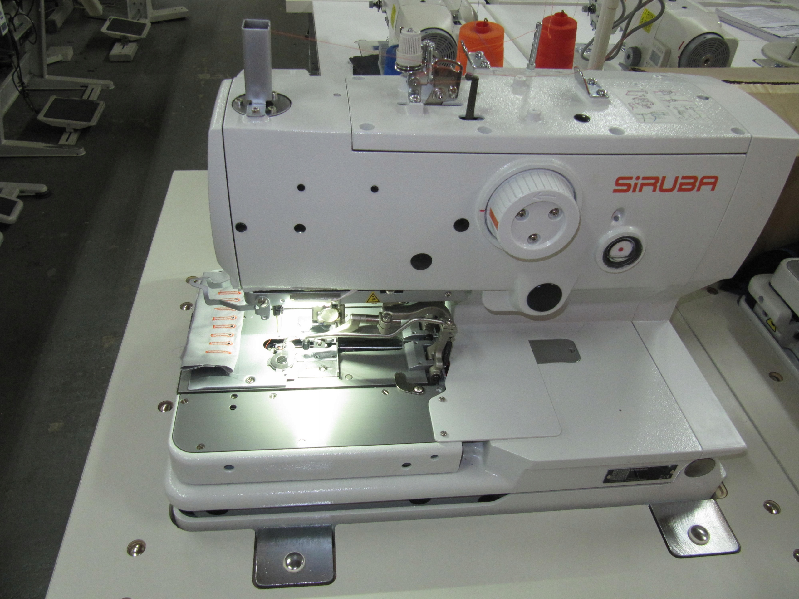 AUTOMATICKÝ Dierovací stroj SIRUBA BH-9820-02