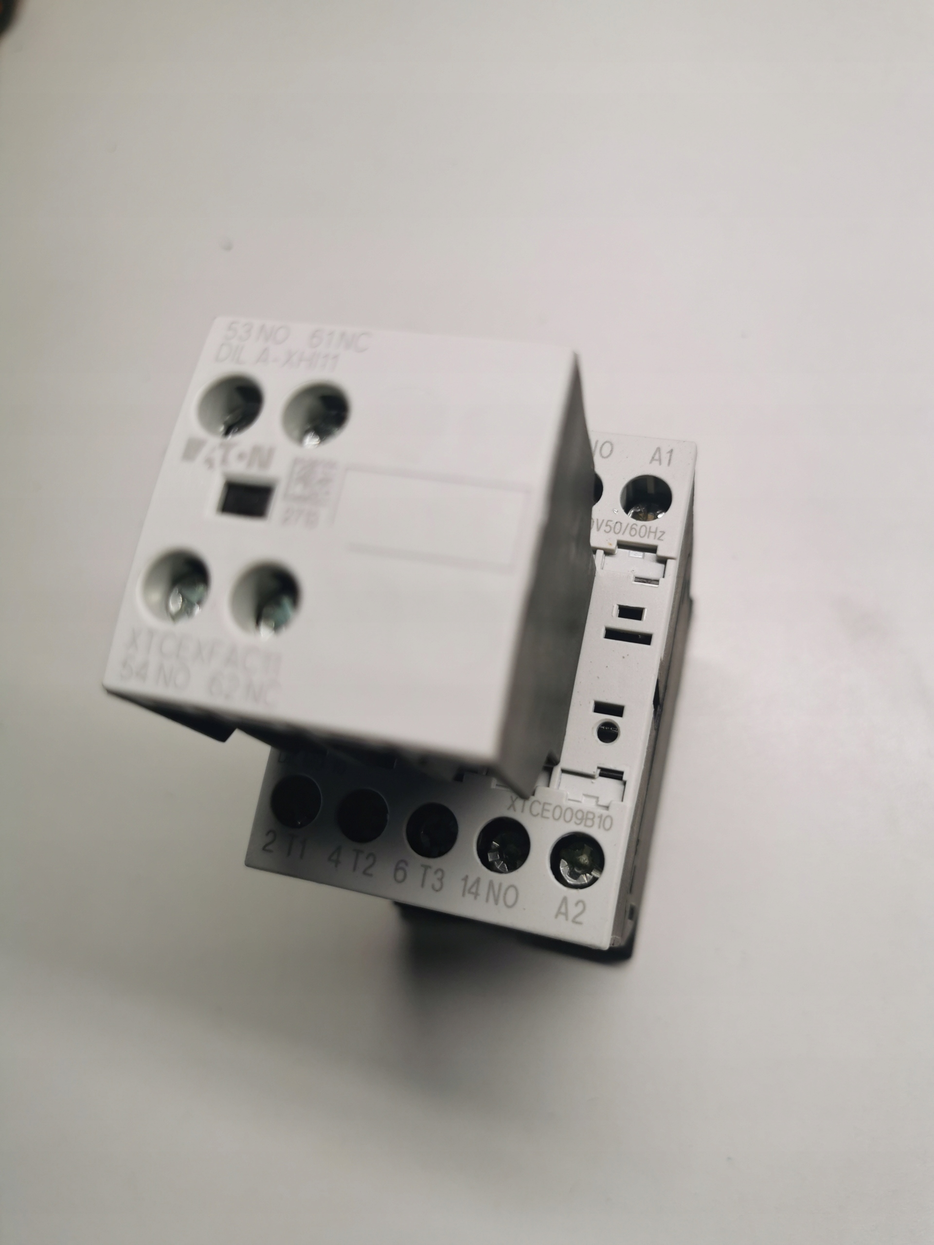 STYKAČ EATON 4kw DIL M9 10 + kontakt XTCEXFAC11