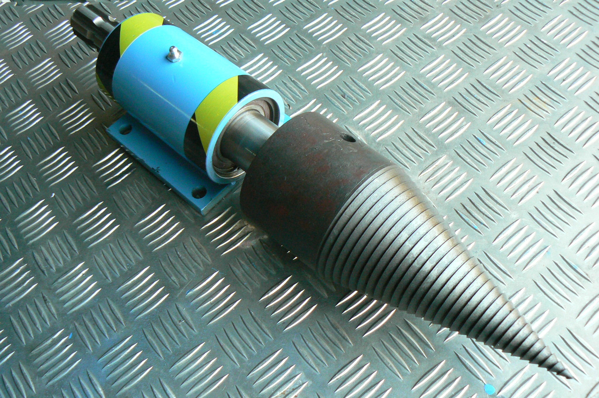 BOLT, KUŽEL, SPLITTER