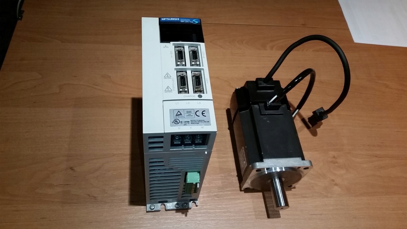 Servomotor Mitsubishi Servo MR-J2S-70A HC-KFS73