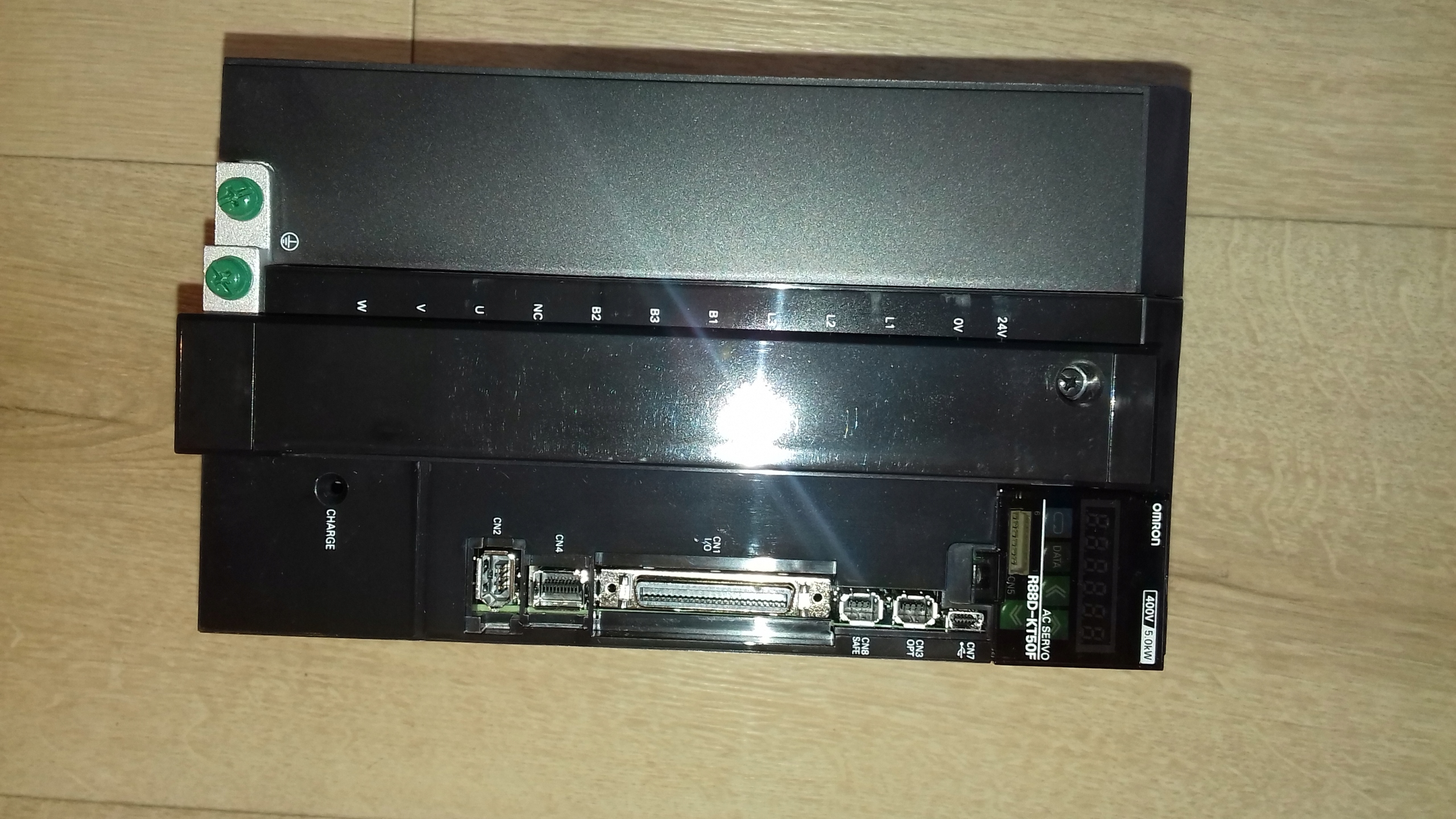 Servopack Omron 5 kW R88D-KT50F 400V NOVINKA