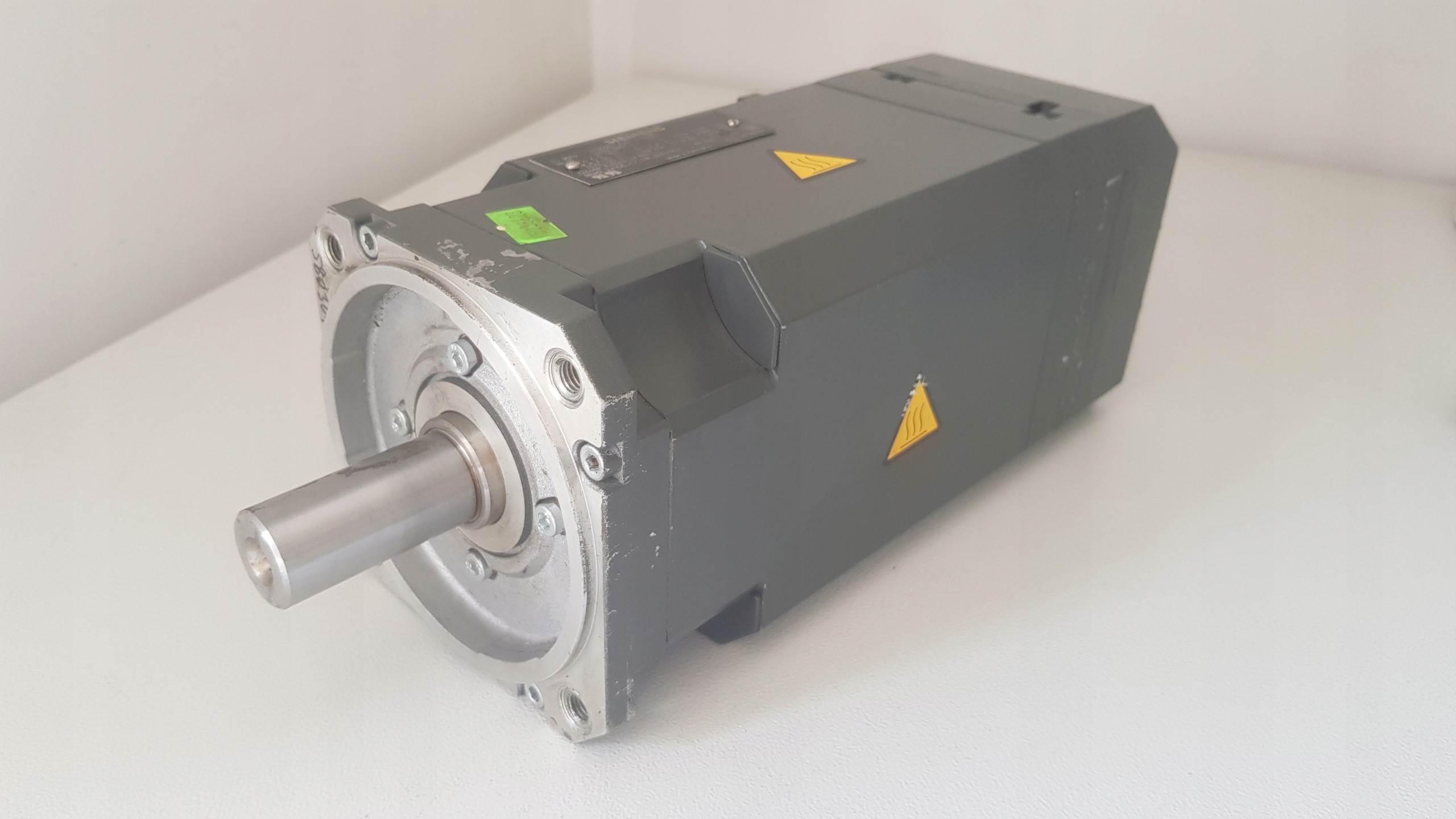 Motor SIEMENS 1FT6061-6 AH72-4AB0
