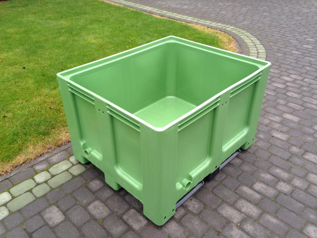Drevené kontajnery, Drevené kontajnery, Kisten, bazén