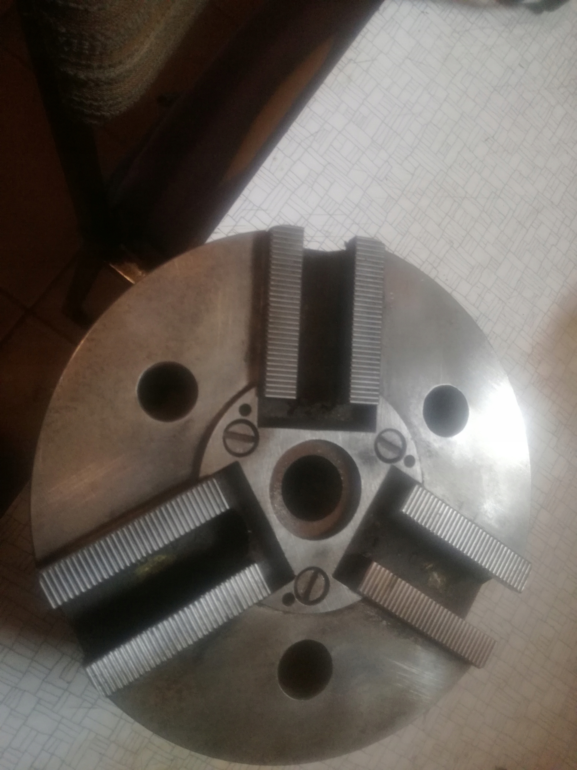 Hydraulické skľučovadlo na sústruh Ø 160 nové