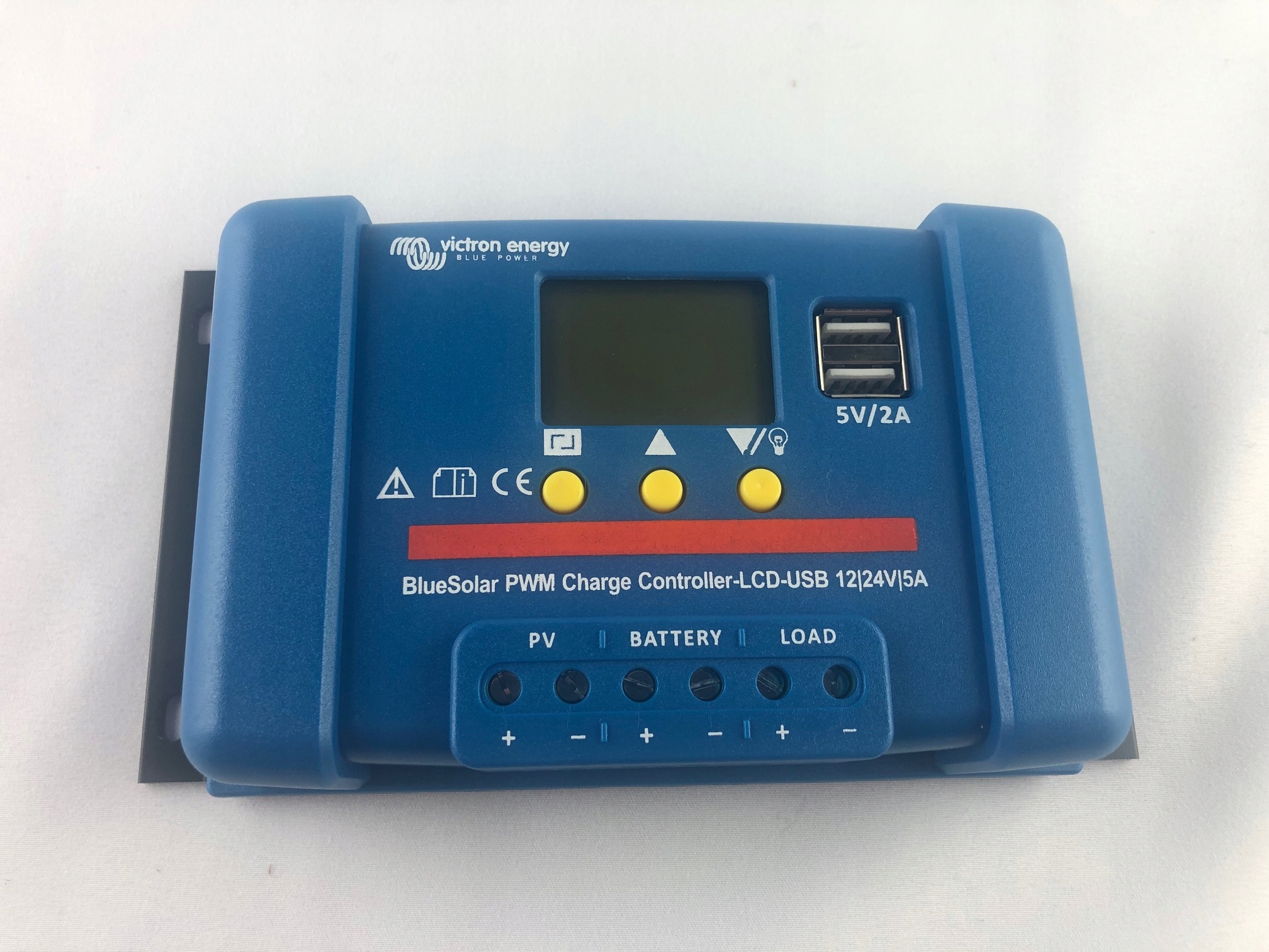 REGULÁTOR ENERGIE VICTRON PWM 12 / 24V 5A LCD USB