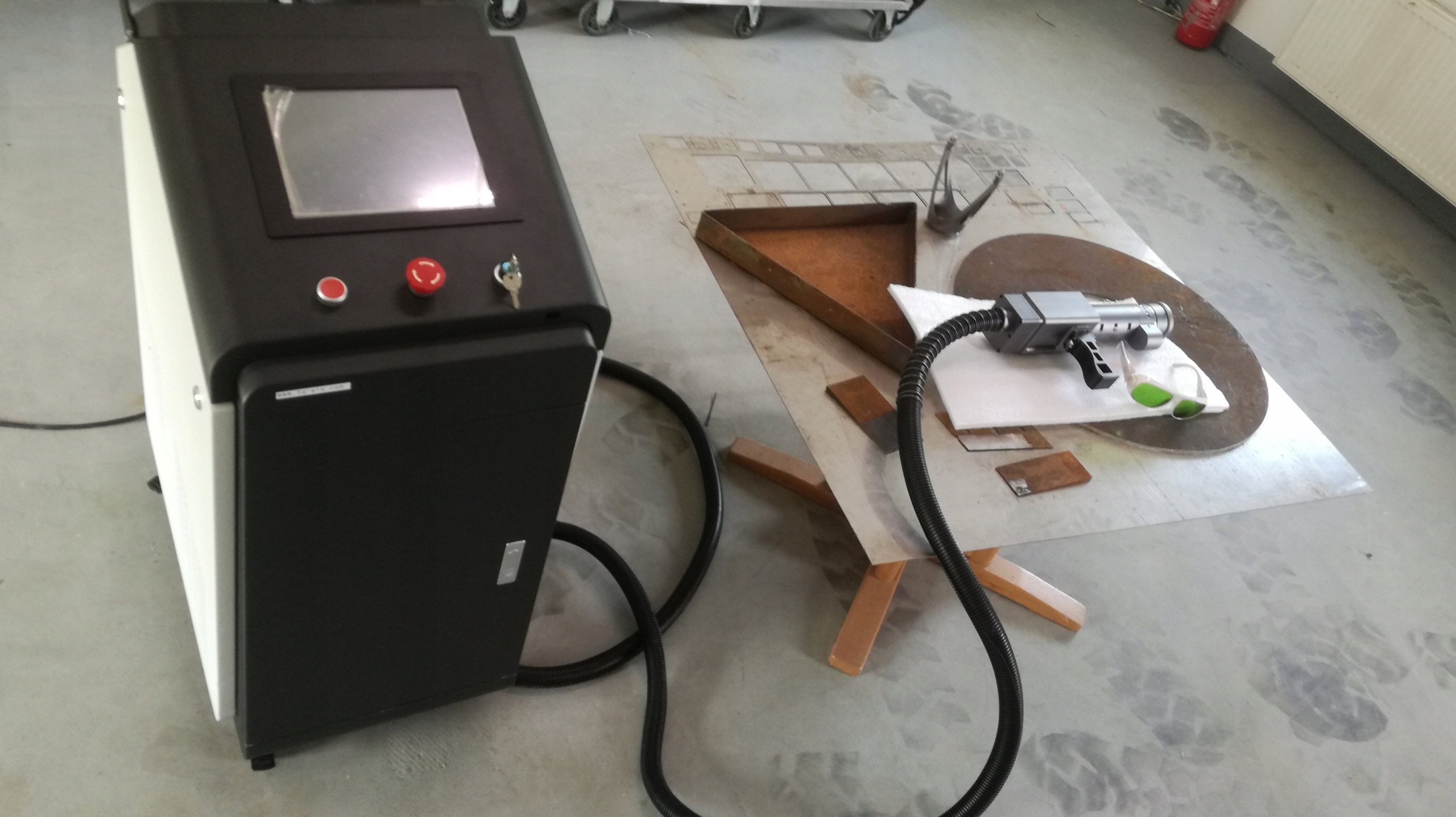 Čistenie laserovým vláknom - 100 W po dobu 3 rokov