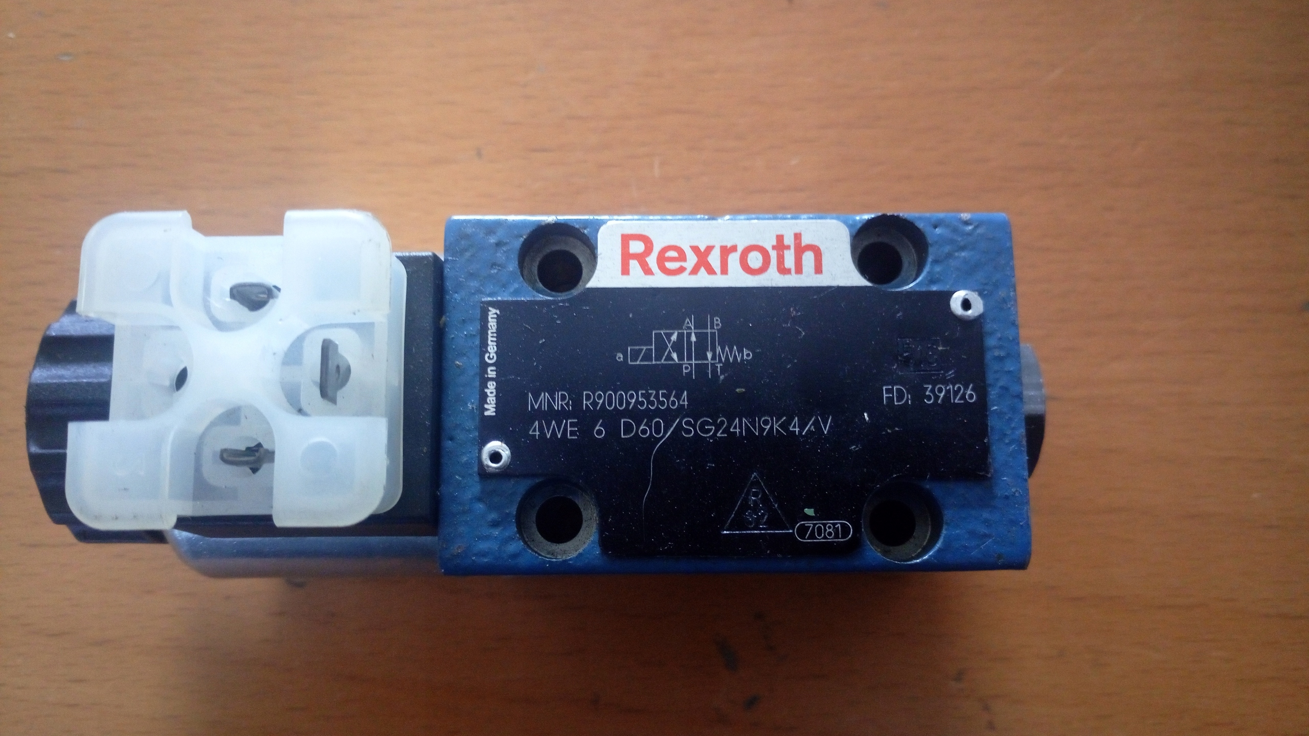 Hydraulický ventil Rexroth 4we 6 d60 / sg24n9k4 / v