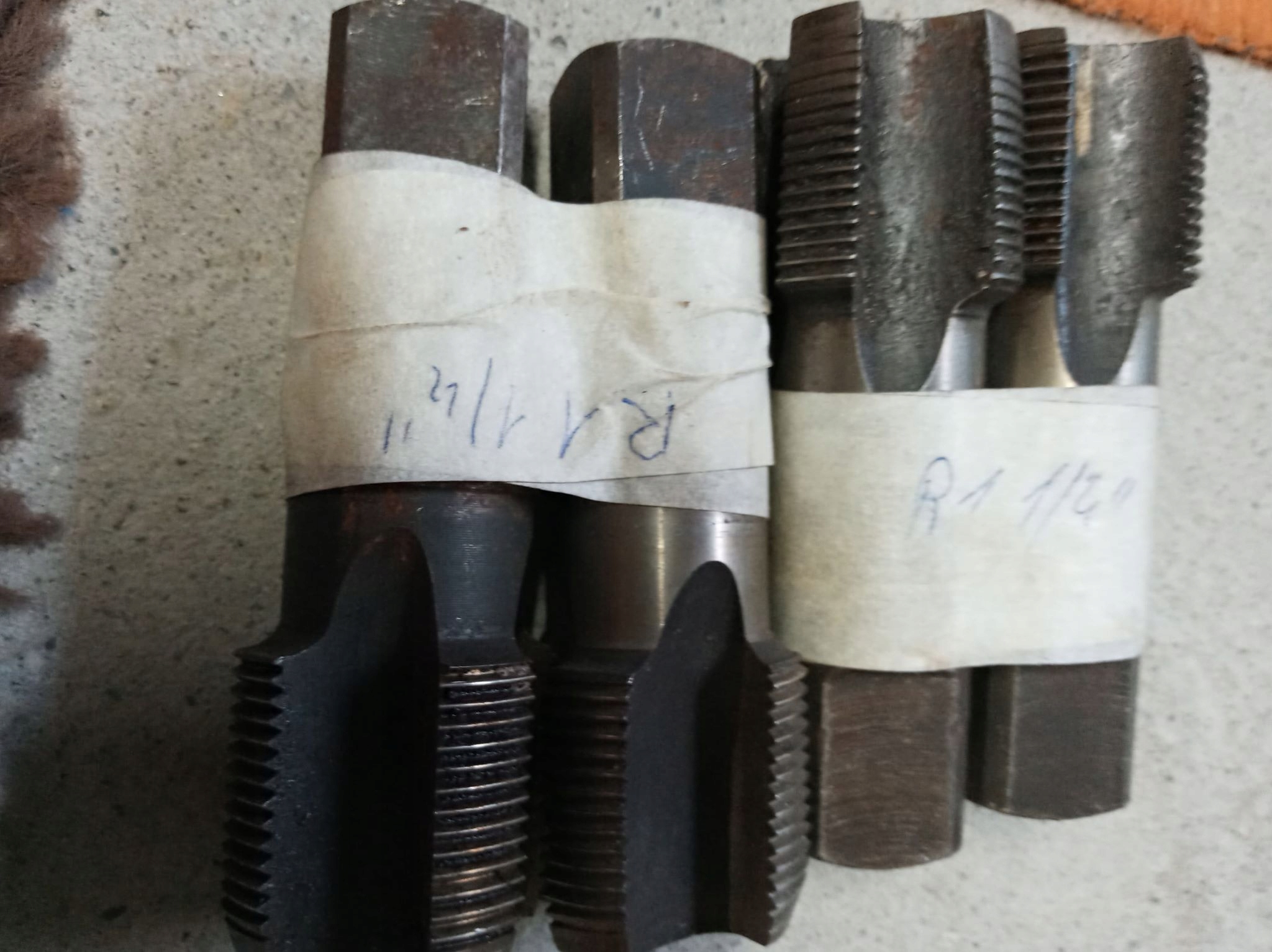 kohútik R 1 1/2 "2ks. rúrkový 1-1 / 2"