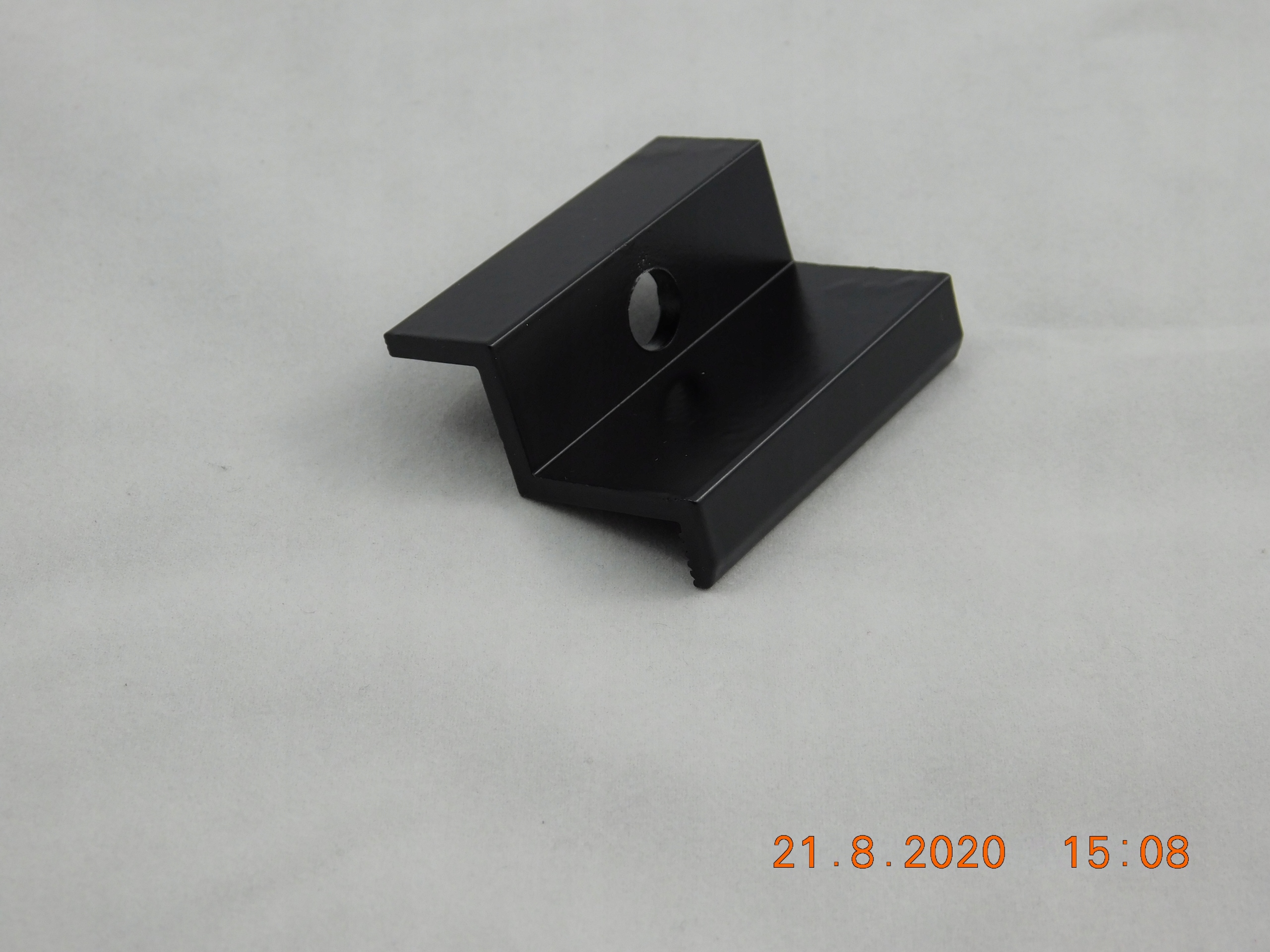 čierna koncová svorka z PVC Z32 / 35/40 VÝROBCA