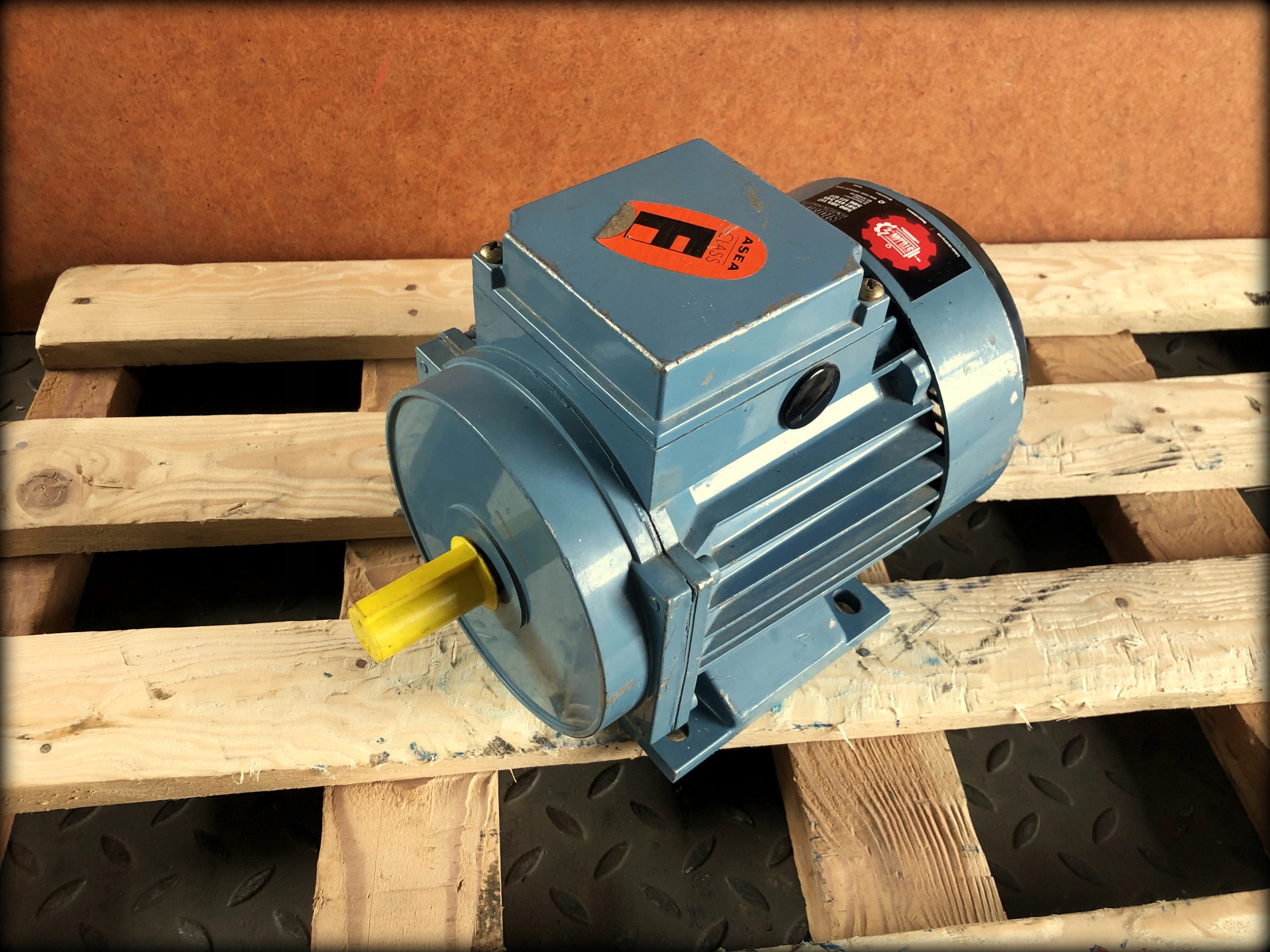 1,1 kW elektromotor 2850 ot. 3-fázový