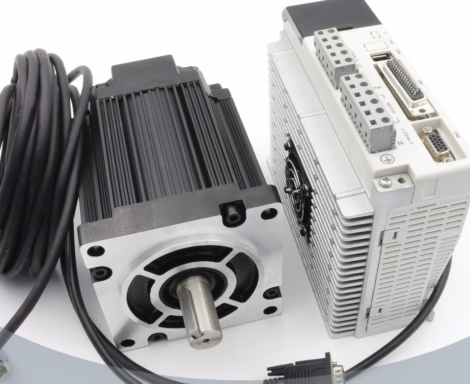 Krokový motor Nema 42 20N + vodič HSS2206