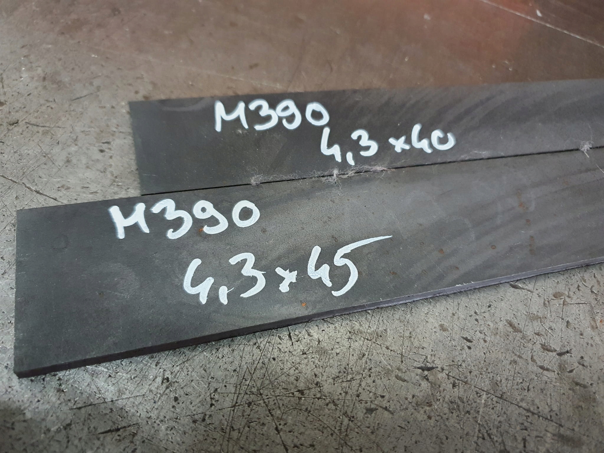 oceľ M390 - 4,3x45x300mm